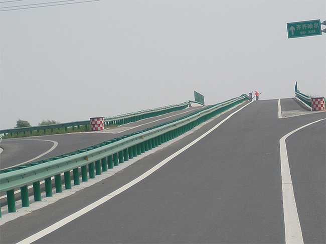 新余高速公路护栏的材质与规格